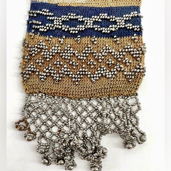 Beautiful Antique Crochet Beaded Metal Clasp Miniature Reticule Coin Purse 4"x3" - Picture 3 of 7